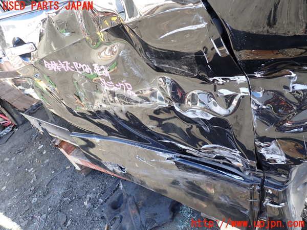 1UPJ-9234251230]セレナ(GFC27)右前ドア (ジャンク品) 中古_4