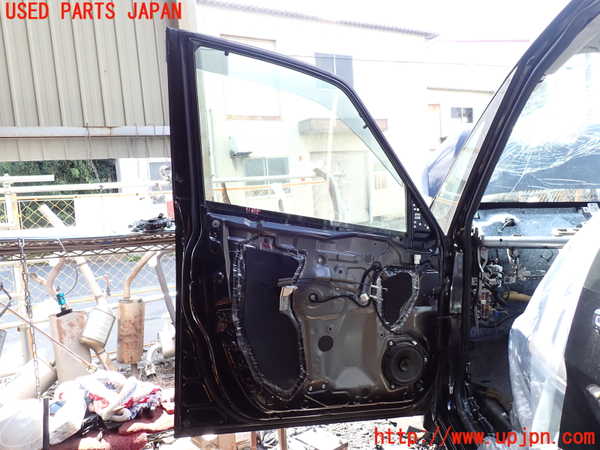 1UPJ-9234251260]セレナ(GFC27)左前ドア 中古_4
