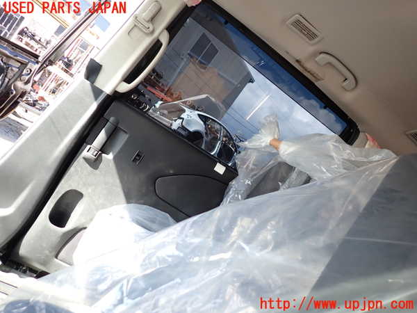 1UPJ-9234251290]セレナ(GFC27)右後ドア 中古_4