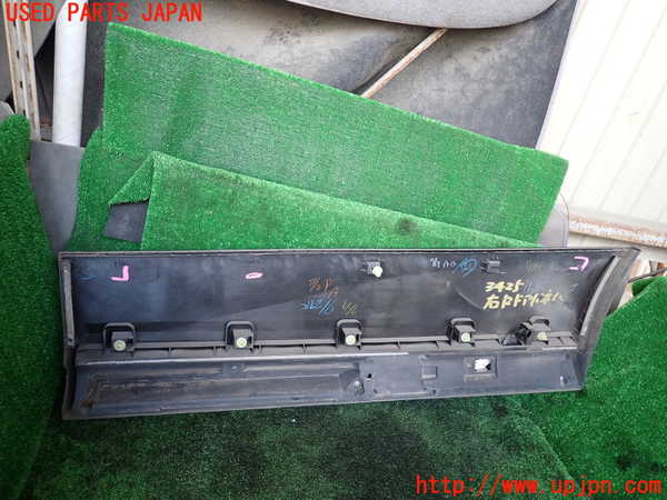 1UPJ-9234251292]セレナ(GFC27)右後ドアパネル 中古_4