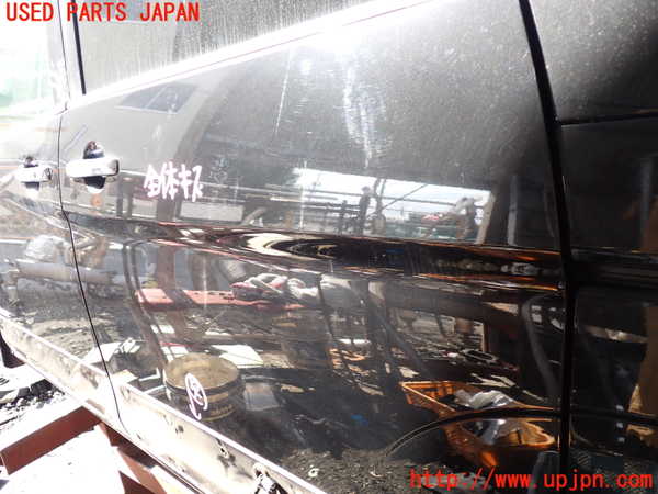 1UPJ-9234251320]セレナ(GFC27)左後ドア 中古_3