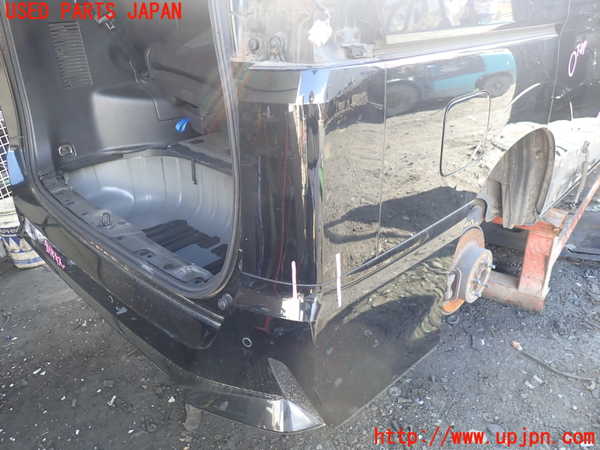 1UPJ-9234251610]セレナ(GFC27)リアバンパー 中古_3