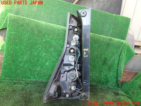 1UPJ-9234251530]セレナ(GFC27)右テールランプ 中古_4