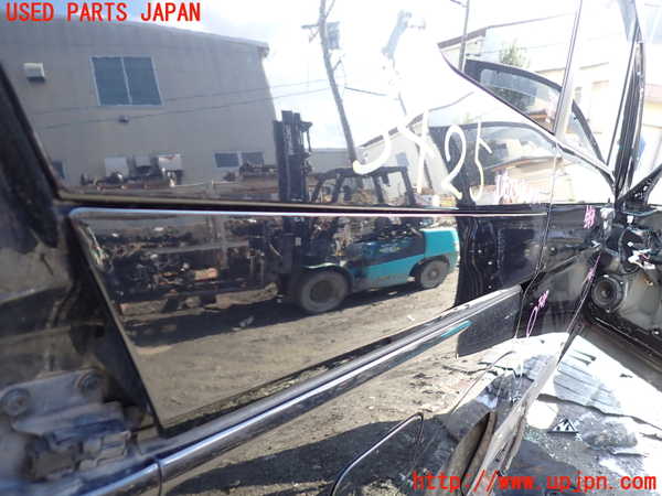 1UPJ-9234251360]セレナ(GFC27)右スライドレールカバー 中古_2