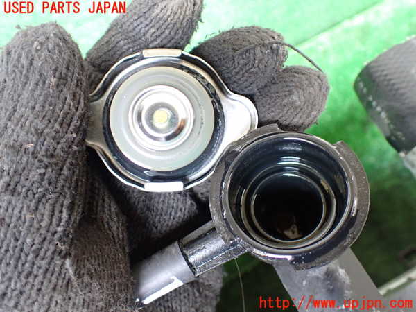 1UPJ-9234252321]セレナ(GFC27)ラジエーター1 中古_4