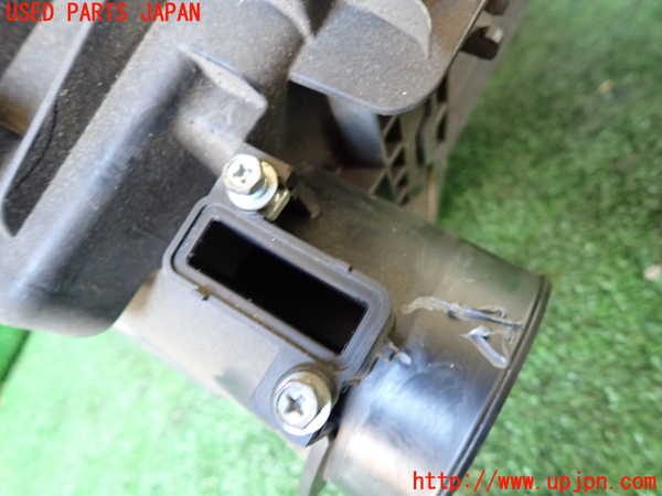 1UPJ-9234252560]セレナ(GFC27)エアクリーナーボックス 中古_3