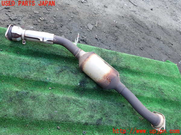 1UPJ-9234252661]セレナ(GFC27)触媒1 中古_3