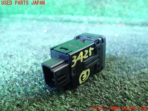 1UPJ-9234256308]セレナ(GFC27)スイッチ3 中古_2