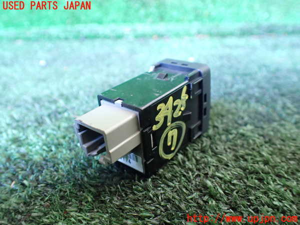 1UPJ-9234256312]セレナ(GFC27)スイッチ7 中古_2