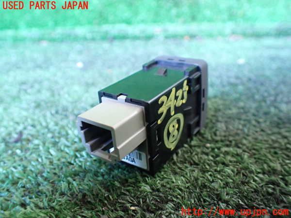 1UPJ-9234256313]セレナ(GFC27)スイッチ8 中古_2