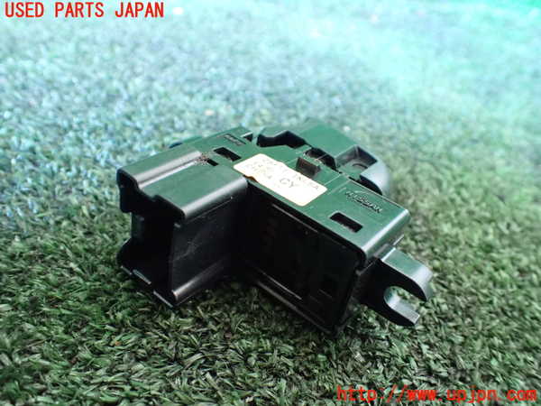 1UPJ-9234256245]セレナ(GFC27)左前パワーウィンドウスイッチ 中古_2