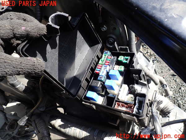 1UPJ-9234256742]セレナ(GFC27)ヒューズボックス2 中古_2