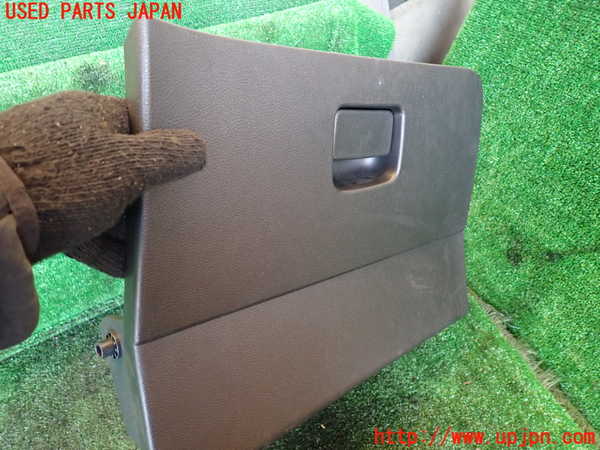 1UPJ-9234257516]セレナ(GFC27)グローブボックス1 中古_2