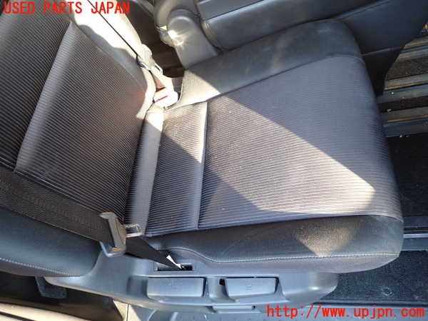 1UPJ-9234257145]セレナ(GFC27)右2列目シート 中古_3