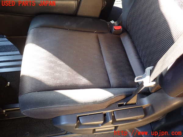 1UPJ-9234257175]セレナ(GFC27)左2列目シート 中古_3