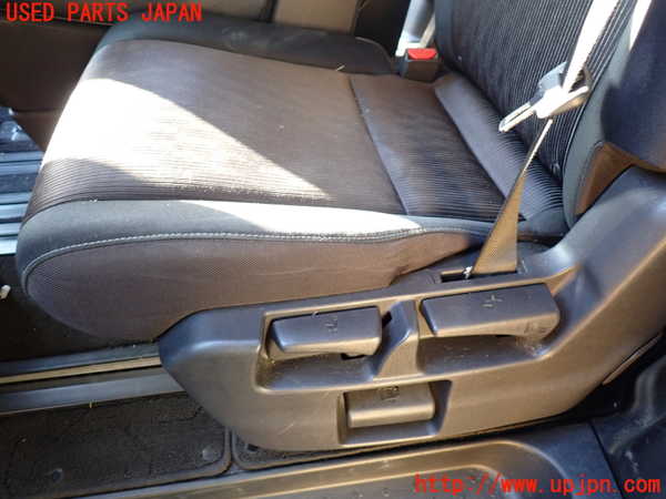 1UPJ-9234257175]セレナ(GFC27)左2列目シート 中古_4