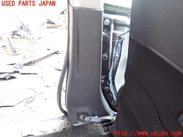 1UPJ-9234257670]セレナ(GFC27)左センターピラートリム 中古_3