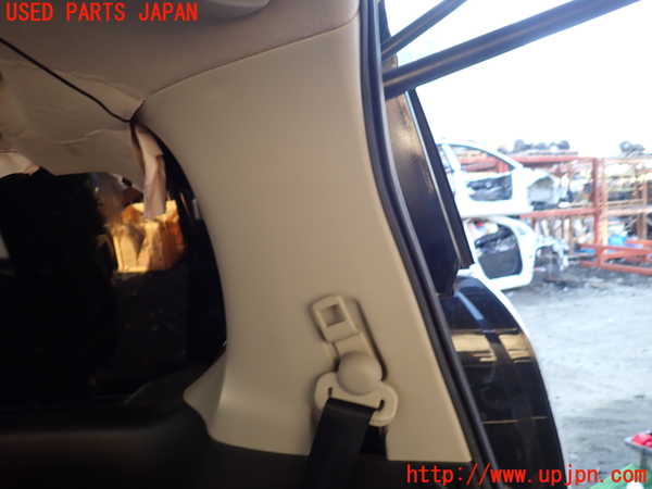 1UPJ-9234257675]セレナ(GFC27)右リアピラートリム 中古_3