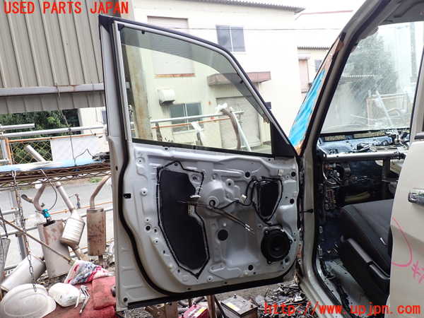 1UPJ-9234261260]セレナ e-POWER(HFC27)左前ドア 中古_4