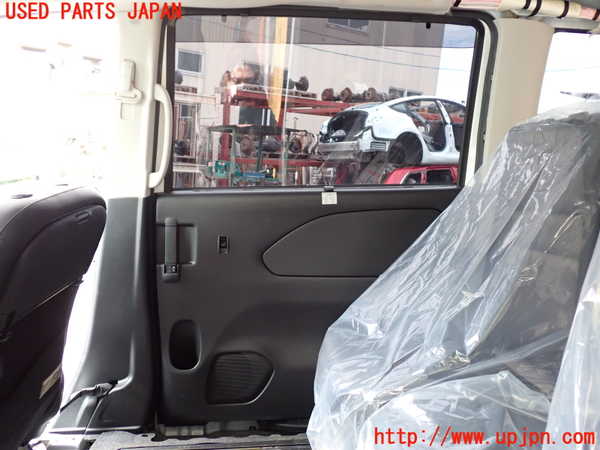 1UPJ-9234261290]セレナ e-POWER(HFC27)右後ドア 中古_4