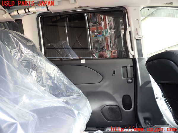 1UPJ-9234261320]セレナ e-POWER(HFC27)左後ドア 中古_4