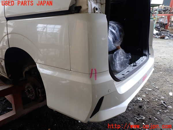 1UPJ-9234261610]セレナ e-POWER(HFC27)リアバンパー 中古_4