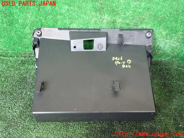 1UPJ-9234267516]セレナ e-POWER(HFC27)グローブボックス1 中古_3
