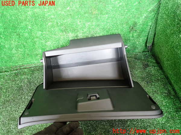 1UPJ-9234267517]セレナ e-POWER(HFC27)グローブボックス2 中古_3