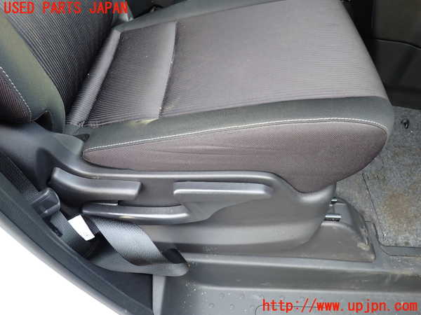 1UPJ-9234267035]セレナ e-POWER(HFC27)運転席シート 中古_4