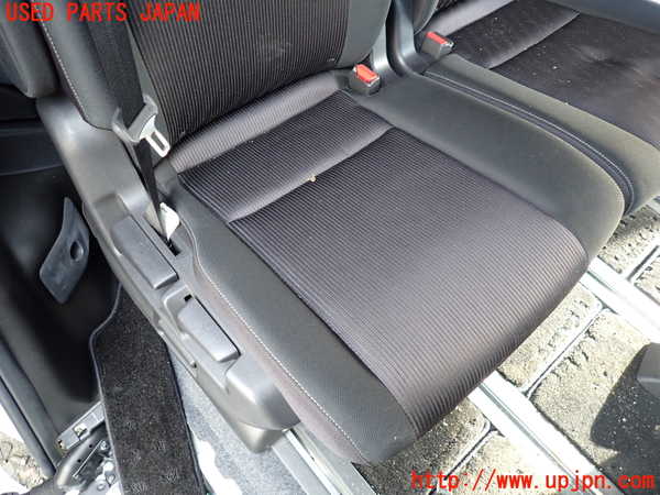 1UPJ-9234267145]セレナ e-POWER(HFC27)右2列目シート 中古_3