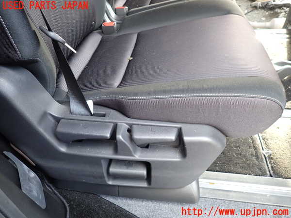 1UPJ-9234267145]セレナ e-POWER(HFC27)右2列目シート 中古_4