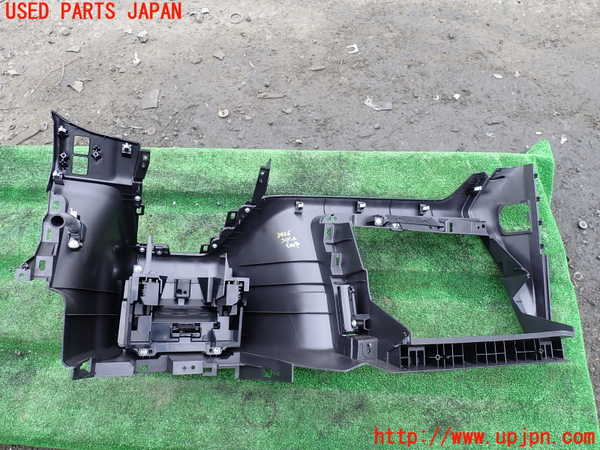 1UPJ-9234267549]セレナ e-POWER(HFC27)コンソール 中古_3