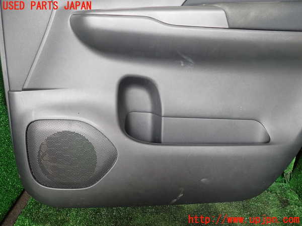 1UPJ-9234261234]セレナ e-POWER(HFC27)右前ドア内張り 中古_3