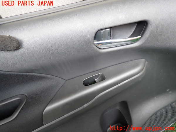 1UPJ-9234261264]セレナ e-POWER(HFC27)左前ドア内張り 中古_2