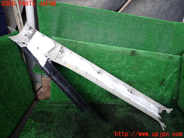 1UPJ-9234267655]セレナ e-POWER(HFC27)右フロントピラートリム 中古_2