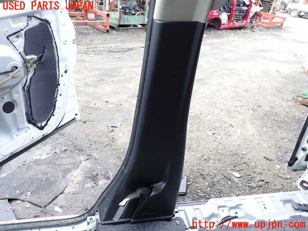 1UPJ-9234267665]セレナ e-POWER(HFC27)右センターピラートリム 中古_3