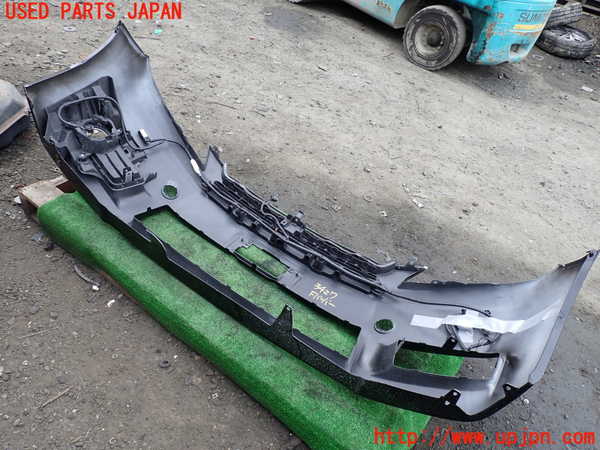1UPJ-9234271010]ヴェルファイアハイブリッド(ATH20W)フロントバンパー 中古_4