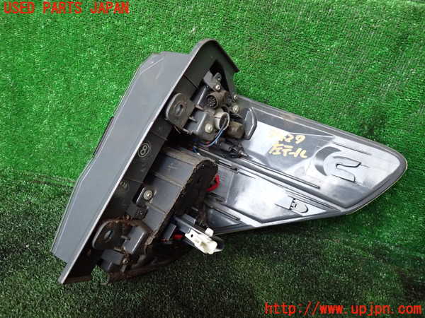 1UPJ-9234271536]ヴェルファイアハイブリッド(ATH20W)左テールランプ 中古_3