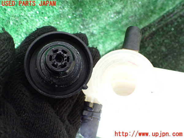 1UPJ-9234272410]ヴェルファイアハイブリッド(ATH20W)ラジエータータンク 中古_3