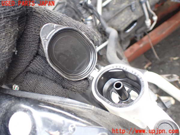 1UPJ-9234276791]ヴェルファイアハイブリッド(ATH20W)ウォッシャータンク1 中古_4