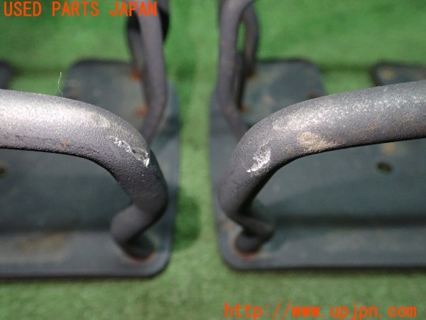 3UPJ=9234280012]ジープ ラングラー(TJ40S)社外 テールランプガード グリル 中古_4