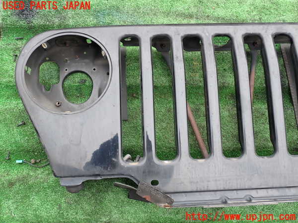 1UPJ-9234281050]ジープ・ラングラー(TJ40S)ラジエターグリル 中古_3