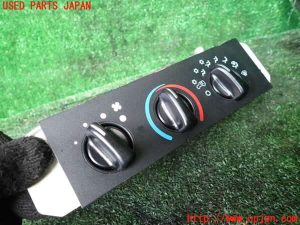 1UPJ-9234286066]ジープ・ラングラー(TJ40S)エアコンスイッチ1 中古_2
