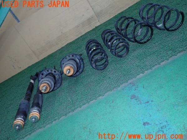 3UPJ=9234290411]アルファロメオ ジュリエッタ スポルティーバ(940141)純正 ストラット サスペンション ショックアブソーバー 1台分 中古_3