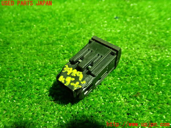 1UPJ-9234296290]アルファロメオ・ジュリエッタ(940141)ハザードスイッチ 中古_3