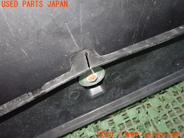 3UPJ=9234300048]VW ゴルフトゥーラン TSI ハイライン(1TBLG)純正 フロントバンパー 社外リップスポイラー付き 中古_5