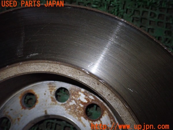 3UPJ=9234300305]VW ゴルフトゥーラン TSI ハイライン(1TBLG)純正 リアディスクローター スリット入り 中古_5