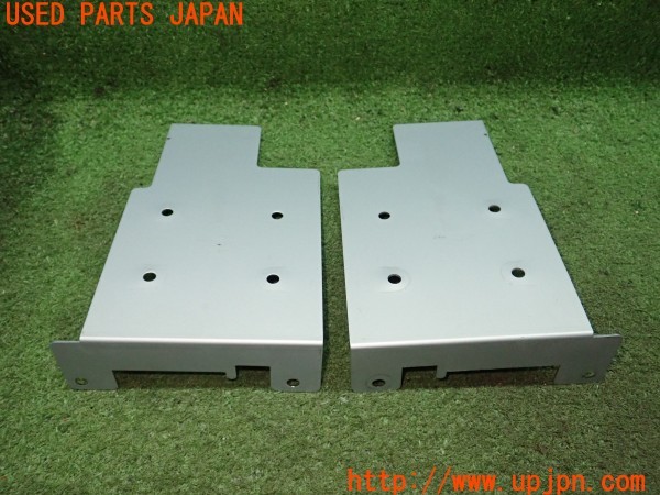 3UPJ=9234300512]VW ゴルフトゥーラン TSI ハイライン(1TBLG)社外 ナビ取付けキット 変換ハーネス ステー オーディオパネル 中古_3