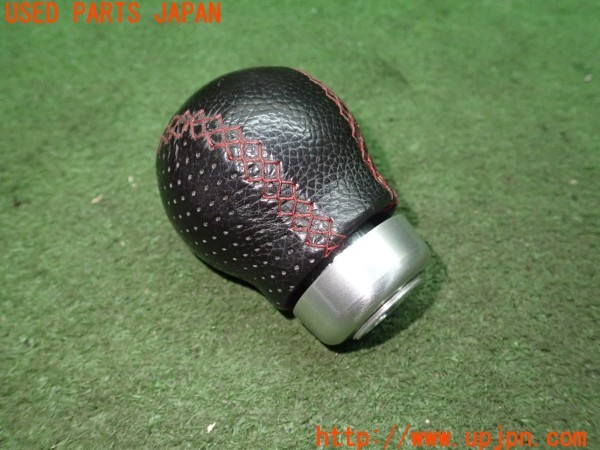 3UPJ=9234300614]VW ゴルフトゥーラン TSI ハイライン(1TBLG)社外 シフトノブ 中古_2