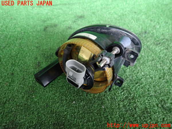 2UPJ-9234301180]VW ゴルフ トゥーラン(1TBLG)右フォグ 中古_3